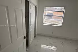 1021 Twin Lakes Dr, Coral Springs, FL 33071 - Photo 10