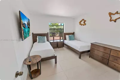 7536 W Treasure Dr, North Bay Village, FL 33141 - Photo 42