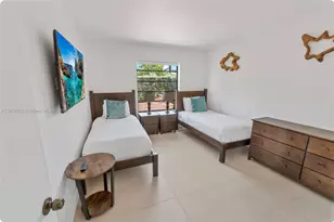 7536 W Treasure Dr, North Bay Village, FL 33141 - Photo 42