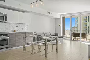 1300 Brickell Bay Dr, Miami, FL 33131 - Photo 6