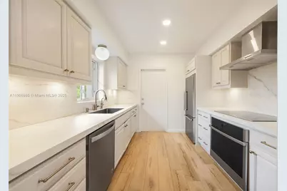 7220 SW 53rd Ct, Miami, FL 33143 - Photo 14