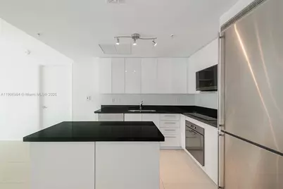 92 SW 3rd St #3503, Miami, FL 33130 - Photo 10