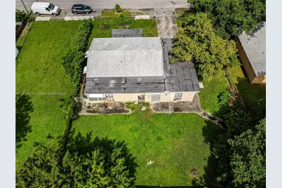 1776 NW 43rd St, Miami, FL 33142 - Photo 28