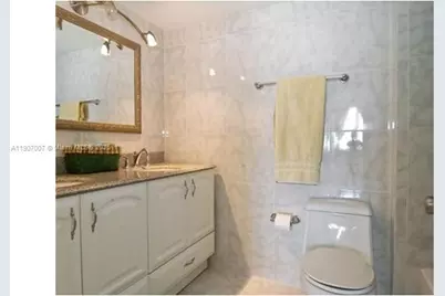 2301 Collins Av #737, Miami Beach, FL 33139 - Photo 4