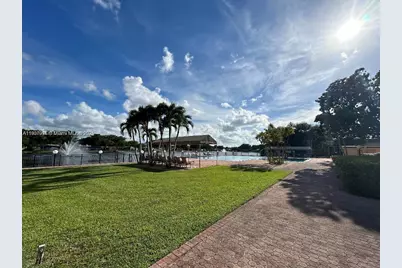 200 Berkley Rd #113, Hollywood, FL 33024 - Photo 28