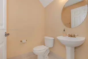 13155 NW 9th Ct, Pembroke Pines, FL 33028 - Photo 10