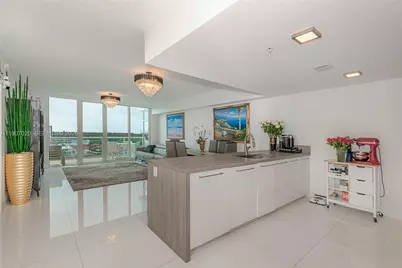 400 Sunny Isles Blvd #906, Sunny Isles Beach, FL 33160 - Photo 10