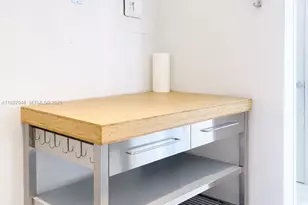 3731 N Country Club Dr, Aventura, FL 33180 - Photo 4