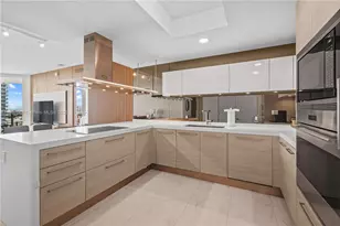 17111 Biscayne Blvd, North Miami Beach, FL 33160 - Photo 10