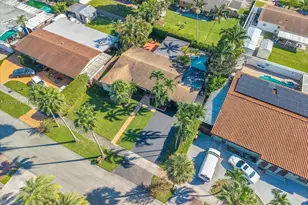 1300 W 77th St, Hialeah, FL 33014 - Photo 32