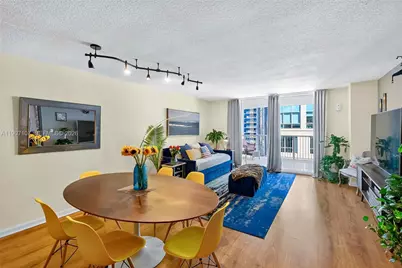 1200 Brickell Bay Dr #3914, Miami, FL 33131 - Photo 16