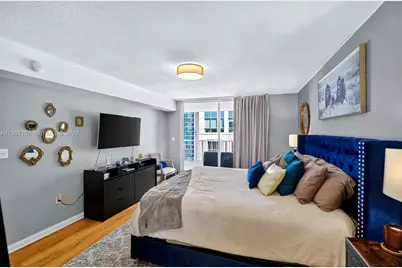 1200 Brickell Bay Dr #3914, Miami, FL 33131 - Photo 12