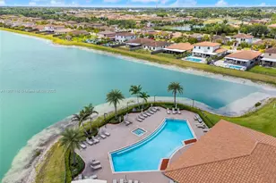 2553 SE 3rd St, Homestead, FL 33033 - Photo 2