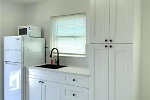 10040 SW 198th St, Cutler Bay, FL 33157 - Photo 8