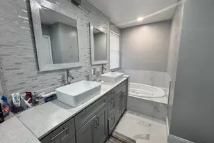 9528 NW 9th Ct, Plantation, FL 33324 - Photo 12