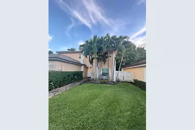 9528 NW 9th Ct, Plantation, FL 33324 - Photo 2