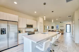 7831 NW 104th Ave, Doral, FL 33178 - Photo 14