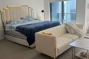 31 SE 6th St, Miami, FL 33131 - Photo 6