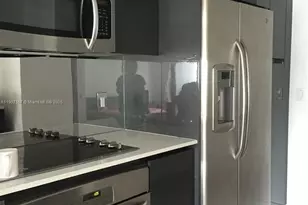 31 SE 6th St, Miami, FL 33131 - Photo 10