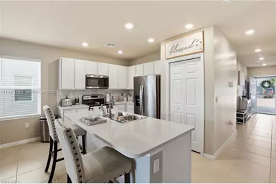 15388 Wildflower Circke, Naples, FL 34119 - Photo 4