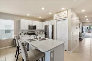 15388 Wildflower Circke, Naples, FL 34119 - Photo 4
