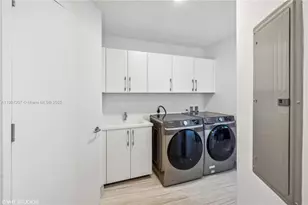 18555 Collins Ave, Sunny Isles Beach, FL 33160 - Photo 42