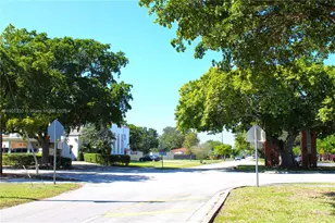 13685 NE 10th Ave, North Miami, FL 33161 - Photo 6