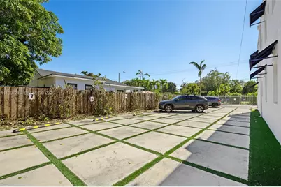 165 NW 39th St #7, Miami, FL 33127 - Photo 16
