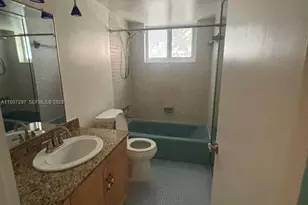 2430 NE 135th St, North Miami, FL 33181 - Photo 20