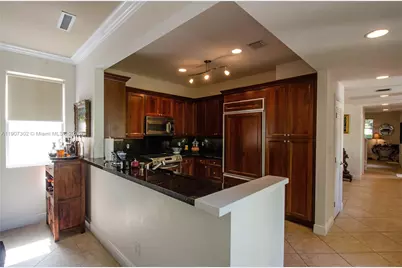 454 Rosaro Ave #454, Coral Gables, FL 33146 - Photo 2
