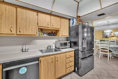 900 Saint Charles Place #PH9, Pembroke Pines, FL 33026 - Photo 6