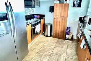 1800 N Bayshore Dr, Miami, FL 33132 - Photo 22