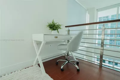 41 SE 5th St #1217, Miami, FL 33131 - Photo 8