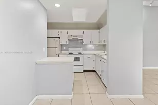 3502 Waterview Cir, Palm Springs, FL 33461 - Photo 12