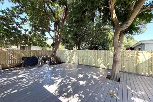 631 NE 171 St, North Miami Beach, FL 33162 - Photo 22