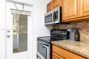 81 Edgewater Dr, Coral Gables, FL 33133 - Photo 14