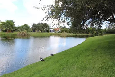2321 NW 33rd St #213, Oakland Park, FL 33309 - Photo 10