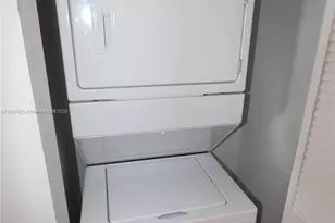 2321 NW 33rd St, Oakland Park, FL 33309 - Photo 12