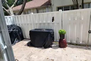 7962 NW 19th Ct, Pembroke Pines, FL 33024 - Photo 8