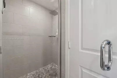 8001 NW 41st St #F-112, Doral, FL 33166 - Photo 36