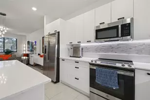 8001 NW 41st St, Doral, FL 33166 - Photo 14