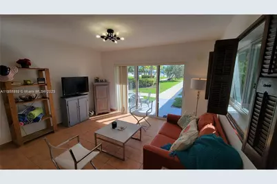 881 Ocean Dr #TH10, Key Biscayne, FL 33149 - Photo 2