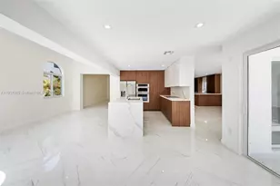 242 Palm Ave, Miami Beach, FL 33139 - Photo 2