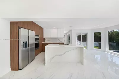 242 Palm Ave, Miami Beach, FL 33139 - Photo 4