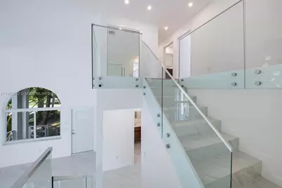 242 Palm Ave, Miami Beach, FL 33139 - Photo 18