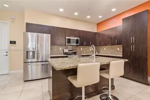 12448 NW 17th Manor, Pembroke Pines, FL 33028 - Photo 2