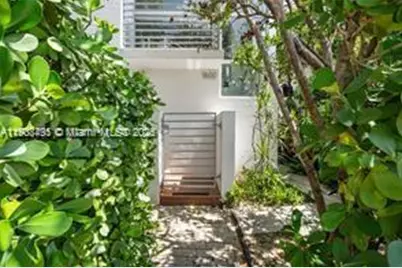 1600 Michigan Ave #7, Miami Beach, FL 33139 - Photo 2