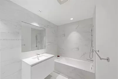 1000 Biscayne Blvd #LPH 4901, Miami, FL 33132 - Photo 60