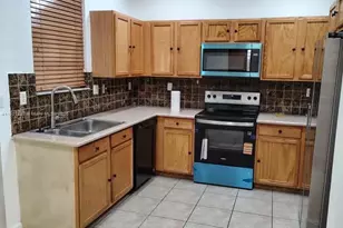 21207 NW 14th Pl, Miami Gardens, FL 33169 - Photo 6