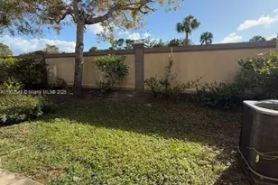 1967 Marsh Harbor Dr, Riviera Beach, FL 33404 - Photo 8